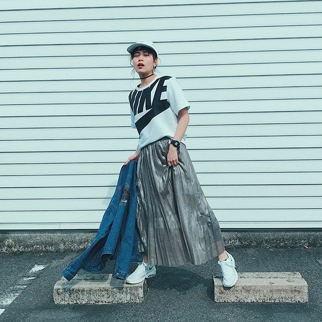 Nike ナイキ Tシャツ徹底解剖 着心地抜群のtシャツのサイズ感 着丈をサイズ表を使って解説 レディース人気のオシャレコーデも Unisize ユニサイズ