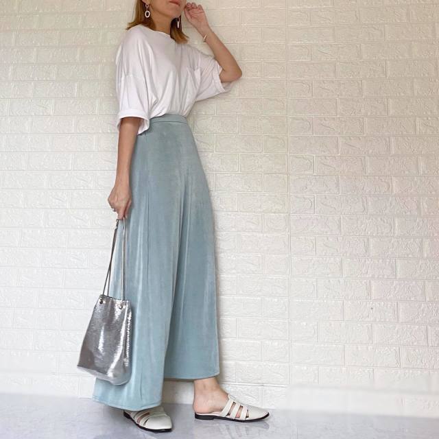 レディース 白tシャツの悩み解決 インナーの透け対策や大人の白tシャツ似合わせコーデ術 Unisize ユニサイズ